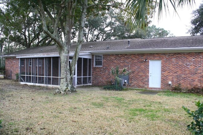 Building Photo - 306 Susan Dr