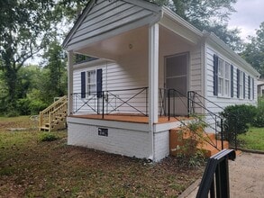 Building Photo - Affordable Living $1100 - Marta, AUC and C...