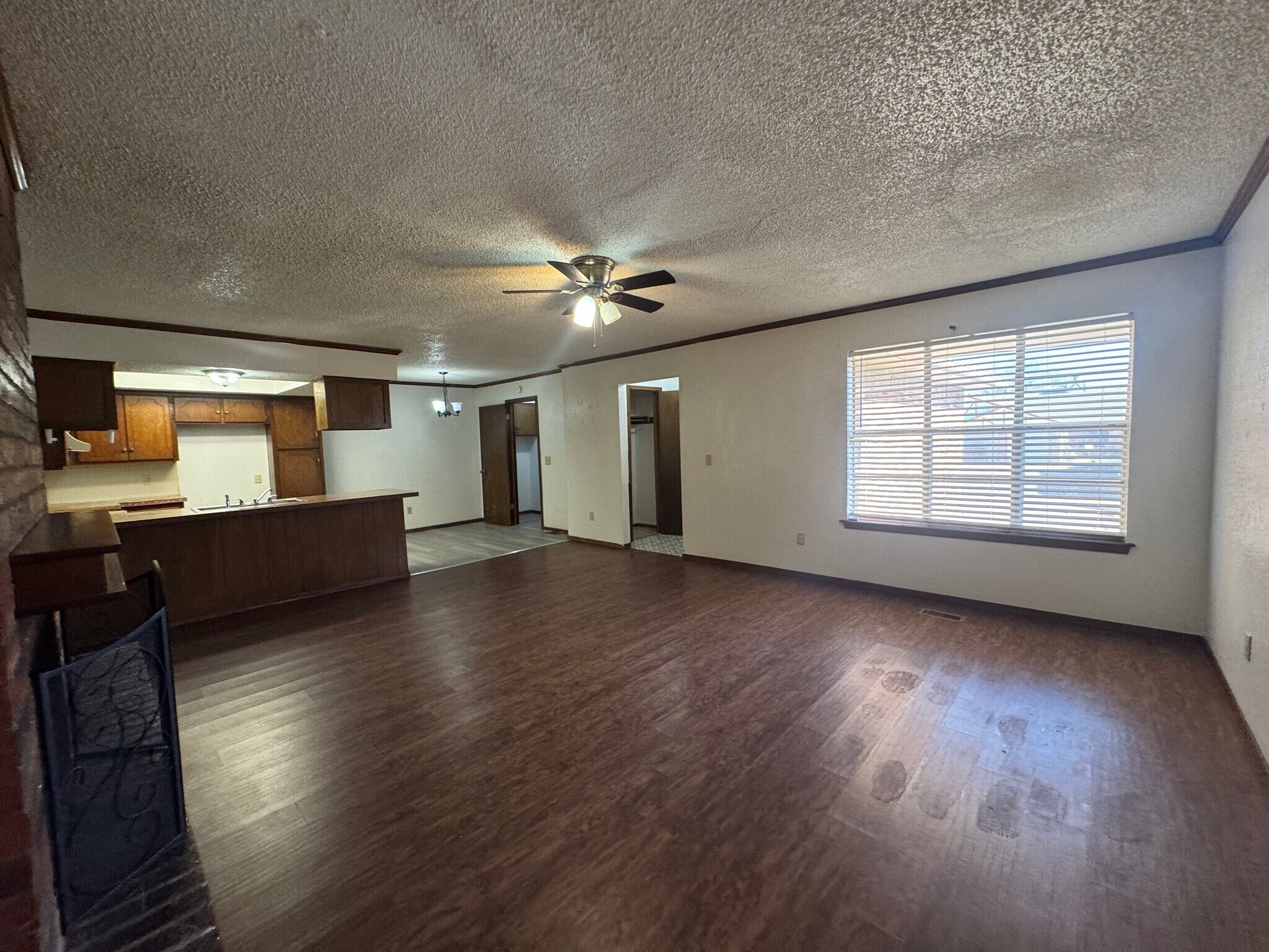 Building Photo - 9915 Larkspur Ln