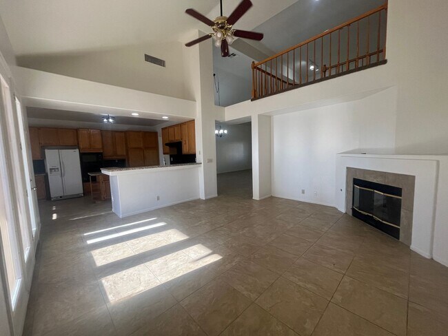 Building Photo - Desert Shores Beauty is like living in your own personal suite!