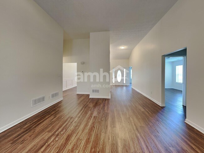 Building Photo - 643 Bartow Dr