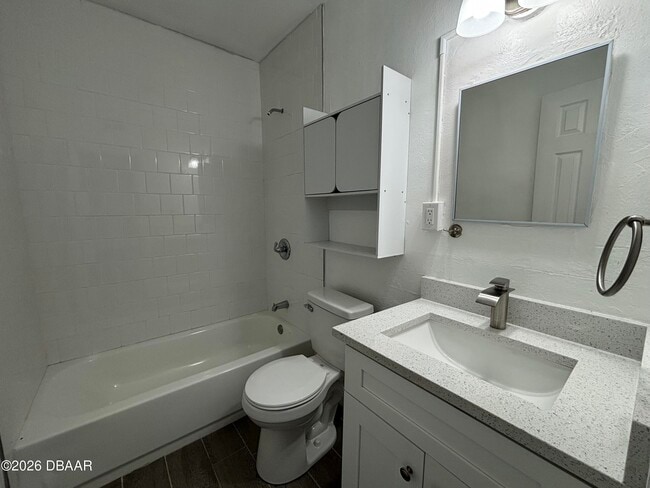 Building Photo - 93 Ford St