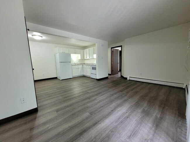Primary Photo - 545 Spinnaker Ln