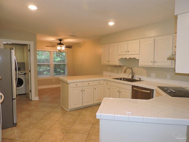 Building Photo - 5016 Challenger Way