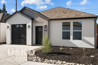 Building Photo - "Spacious 2-Bed, 2-Bath in Prime Sacrament...