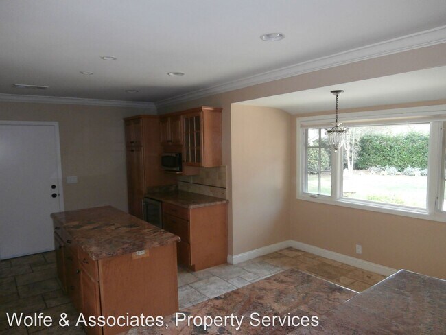 Building Photo - 3 br, 2 bath House - 1595 Miramar Lane