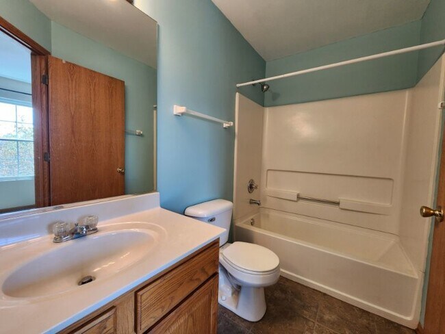 Building Photo - 1804 Parkside Dr