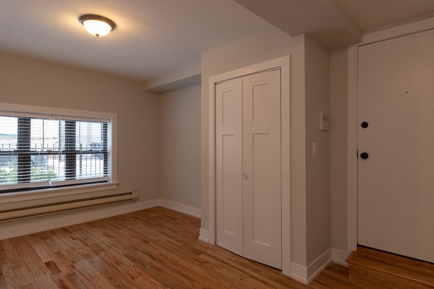 Building Photo - 2845 N Orchard St