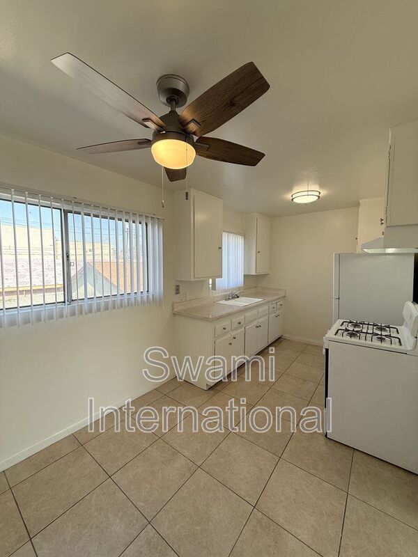 Building Photo - 5846 Estrella Ave