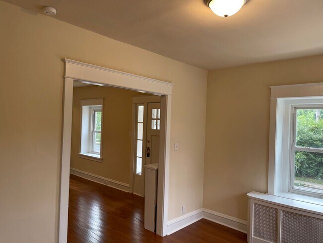 Building Photo - 143 N Highland Ave