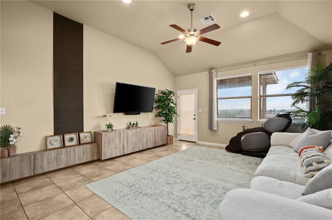 Building Photo - 2820 Garnet Ridge Dr