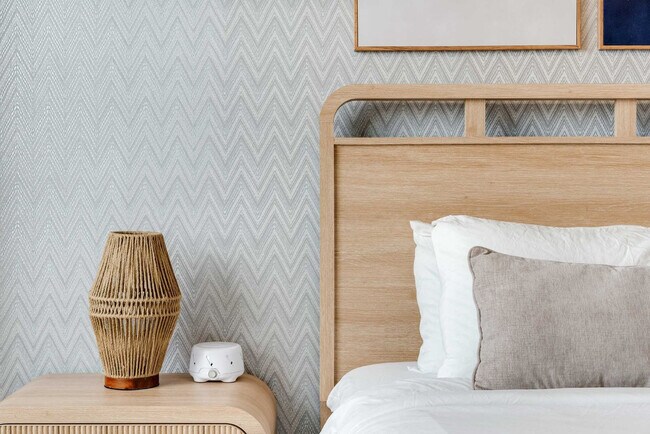 Building Photo - 3256 NE 1st Ave