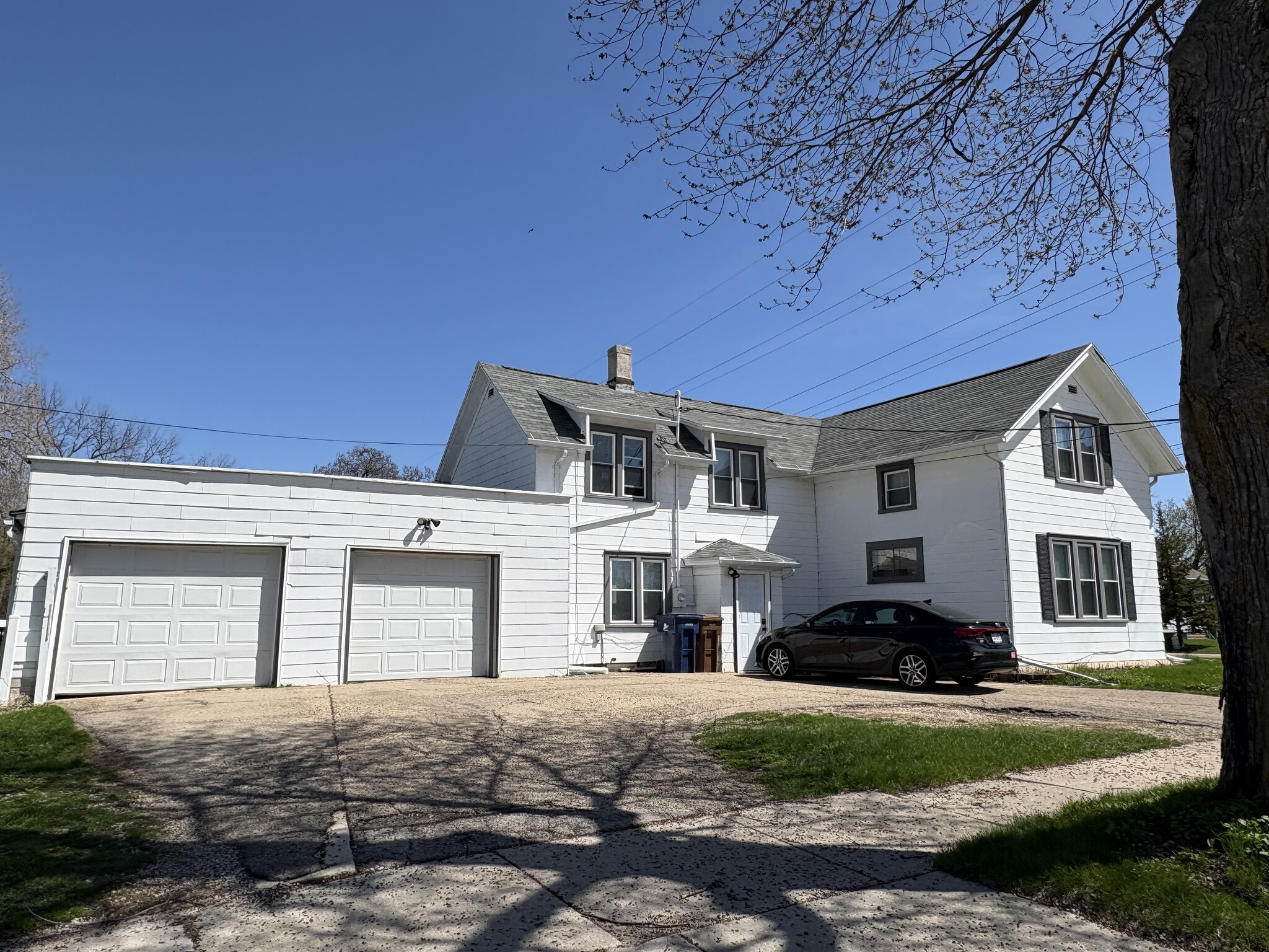 Building Photo - 600 3rd St