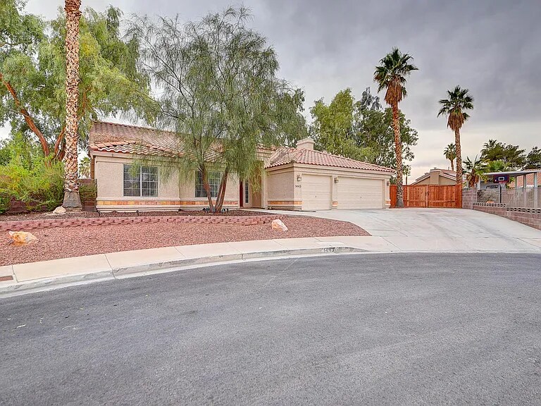 Primary Photo - 1443 Basin View Cir