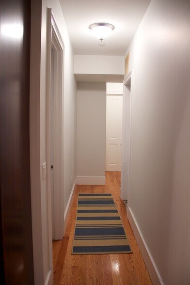 Building Photo - 1079 Beacon St