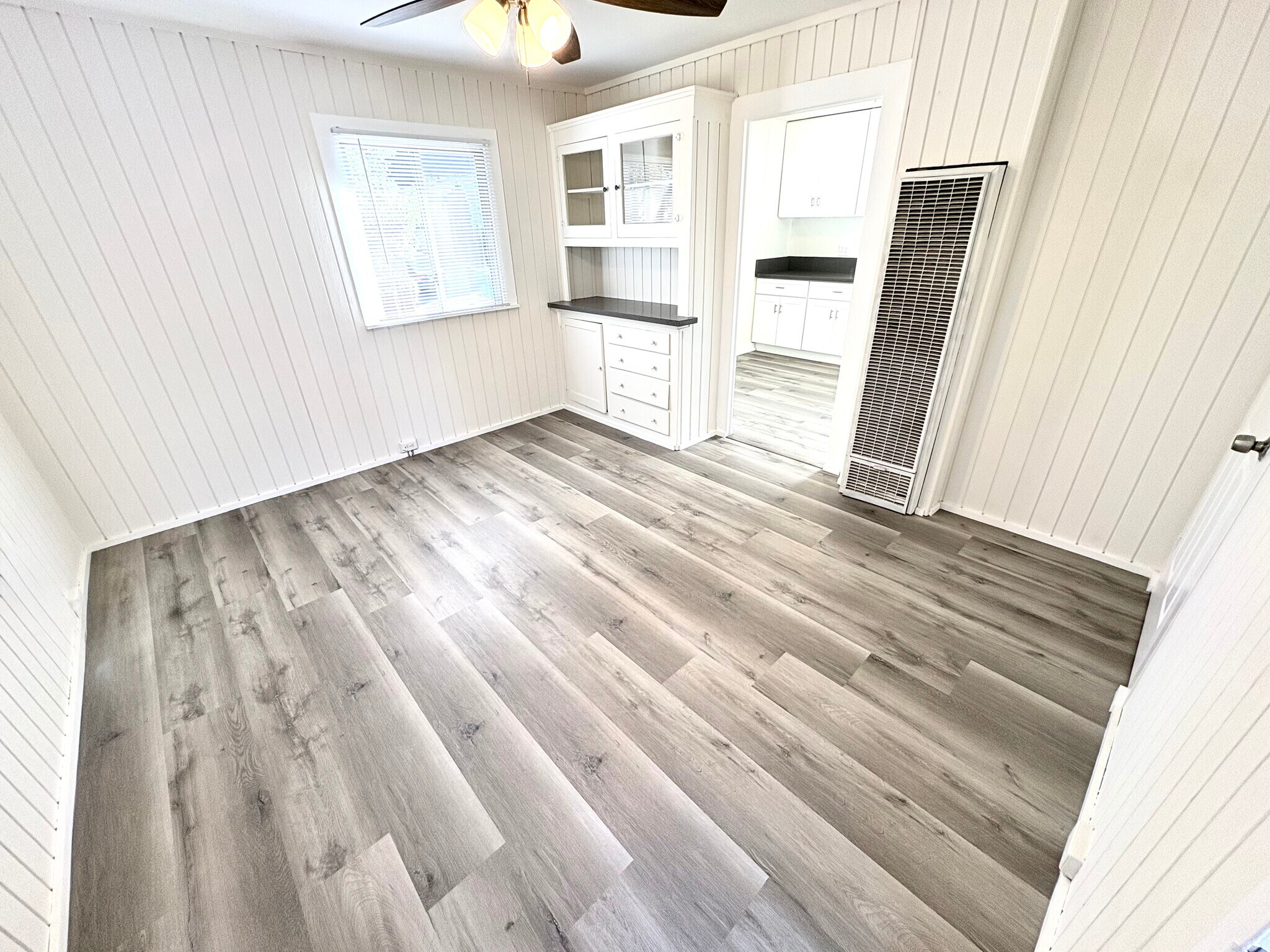 Building Photo - 754 W Elberon Ave