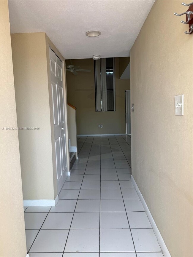 Building Photo - 3208 San Remo Cir