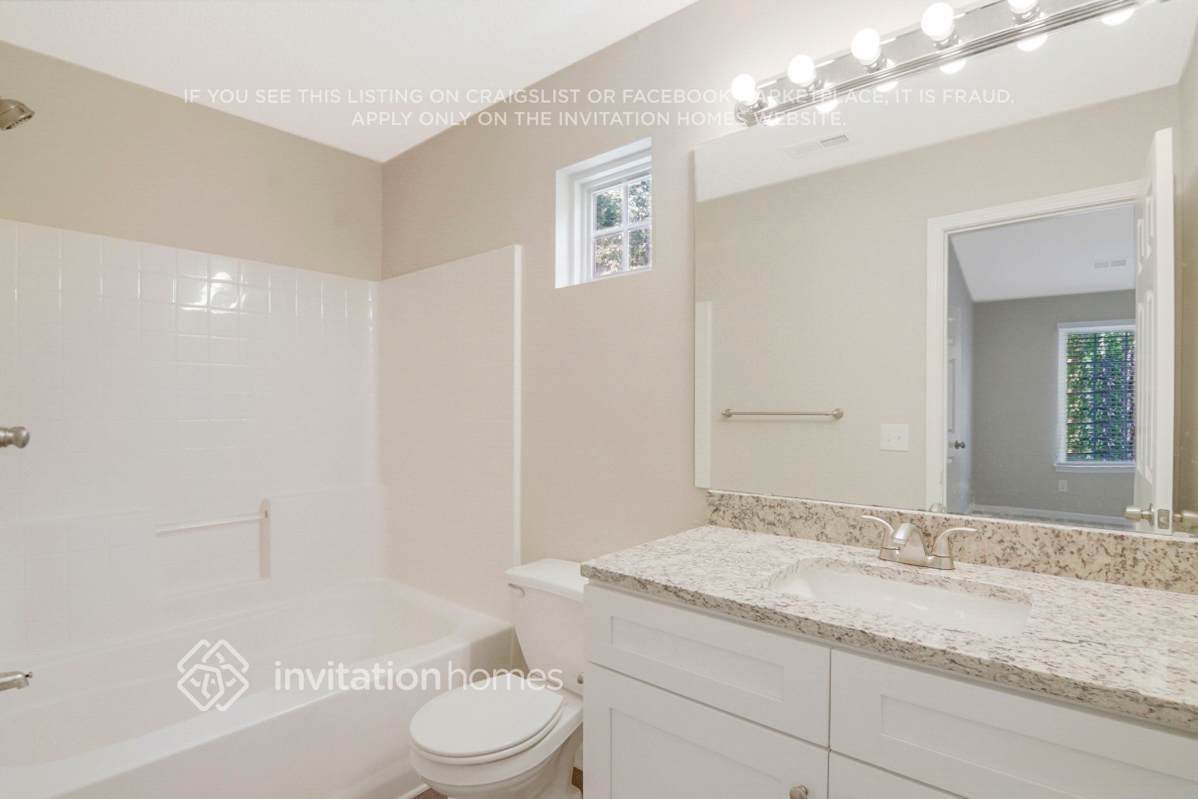 Building Photo - 120 Pebblestone Dr