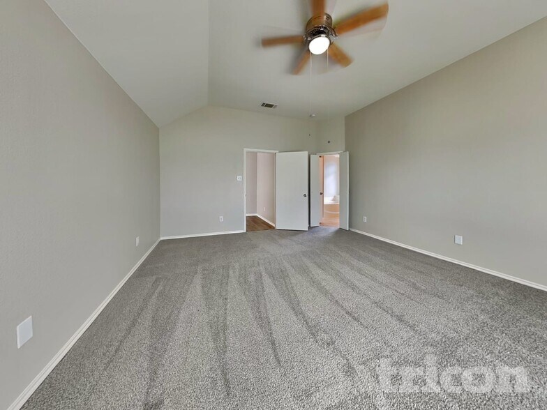Building Photo - 132 Tall Meadow St