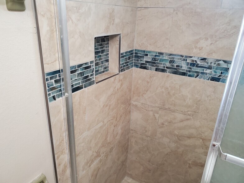 Building Photo - 4261 Island Cir