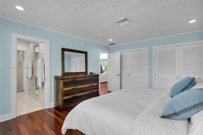 Building Photo - 232 W Seaview Dr