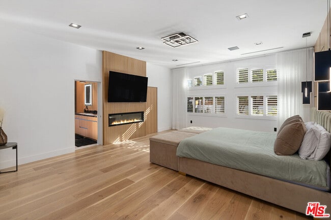 Building Photo - 23283 Erwin St