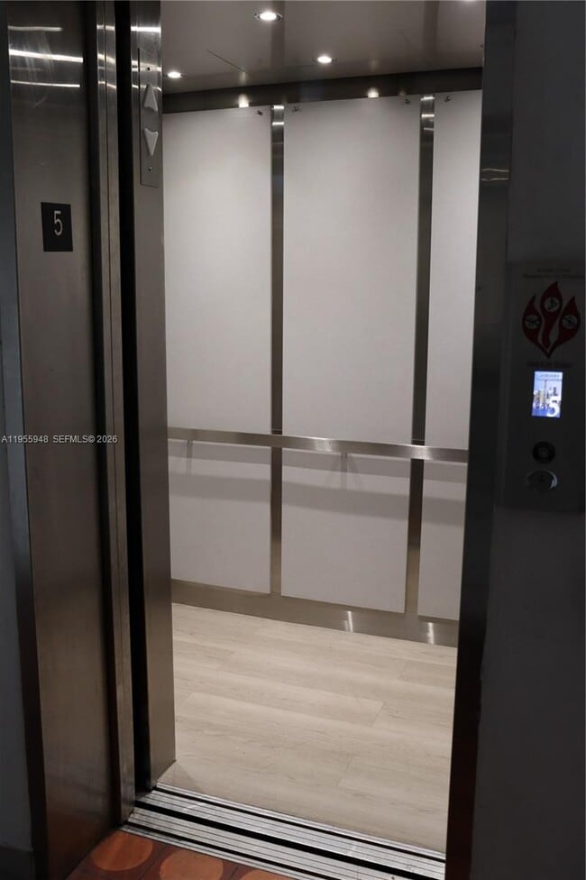 Building Photo - 7801 NE 4th Ct