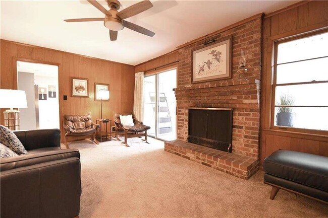 Building Photo - 2877 Cartwright Dr