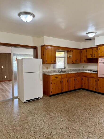 Building Photo - 1330 Morningside St