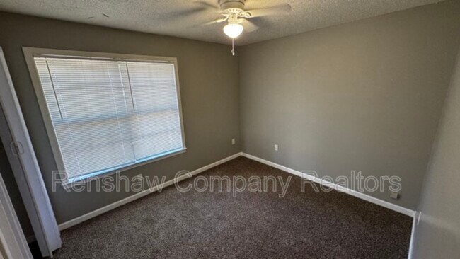 Building Photo - 5755 Heartwood Dr