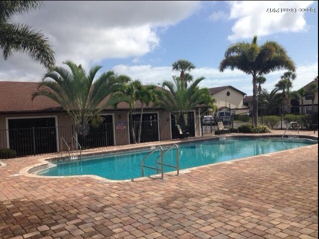 Building Photo - 1038 Mollie Ln