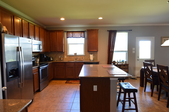 Building Photo - 2523 Red Fern Dr