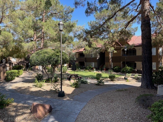 Building Photo - 2200 S Fort Apache Rd