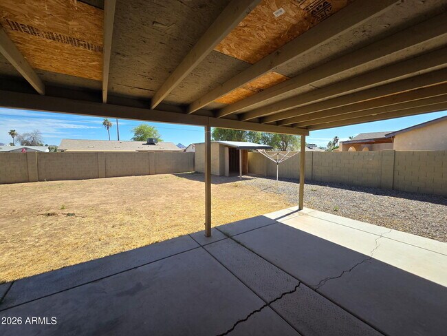 Building Photo - 4045 E Willow Ave