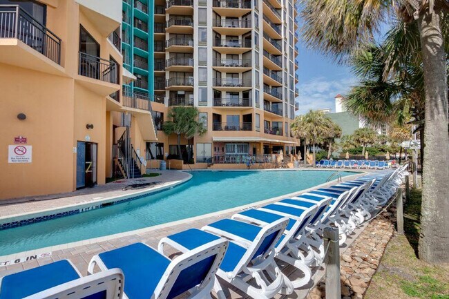 Building Photo - 2710 N Ocean Blvd