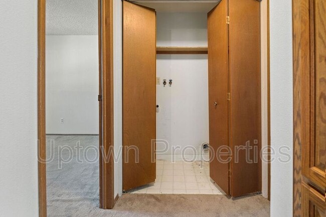 Building Photo - 5660 SW 180th Ave