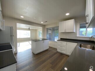 Building Photo - 844 E 2700 S