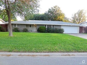 Building Photo - 1213 Kerria Ave
