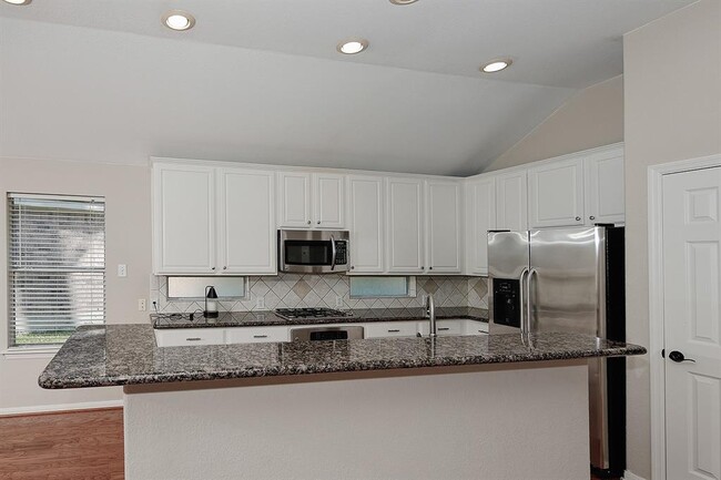 Building Photo - 99 E Foxbriar Forest Cir