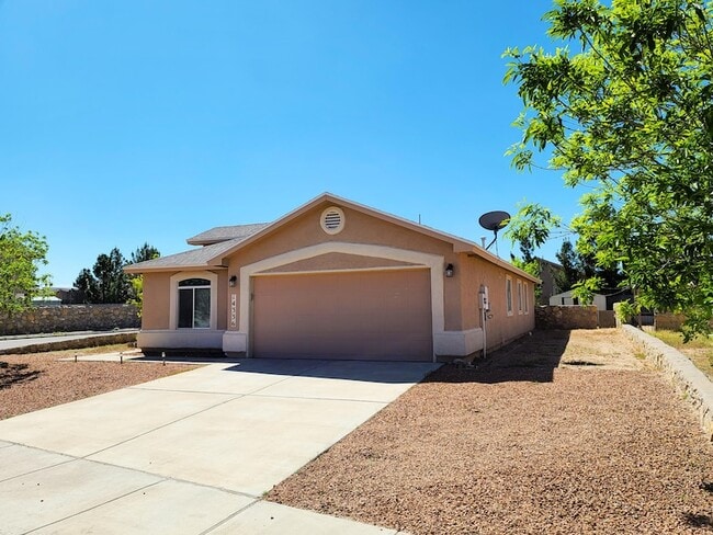 Building Photo - 14336 Desert Sage Dr
