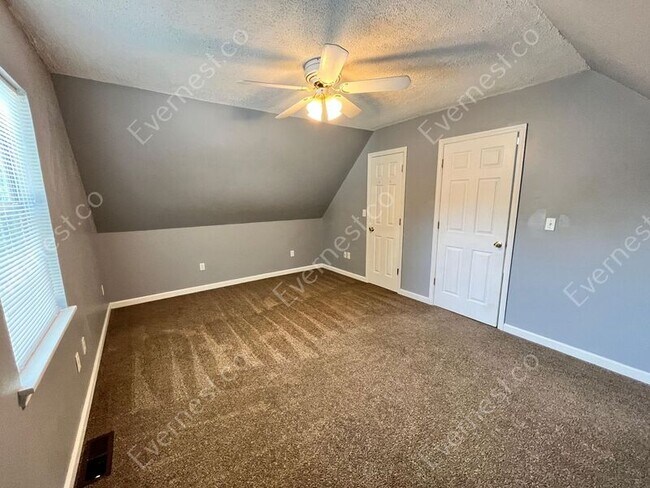 Building Photo - 903 Gordon St