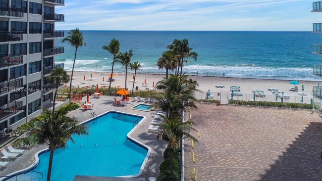 Building Photo - 3800 Galt Ocean Dr