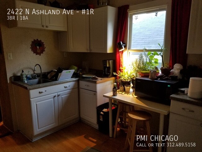 Primary Photo - 2422 N Ashland Ave