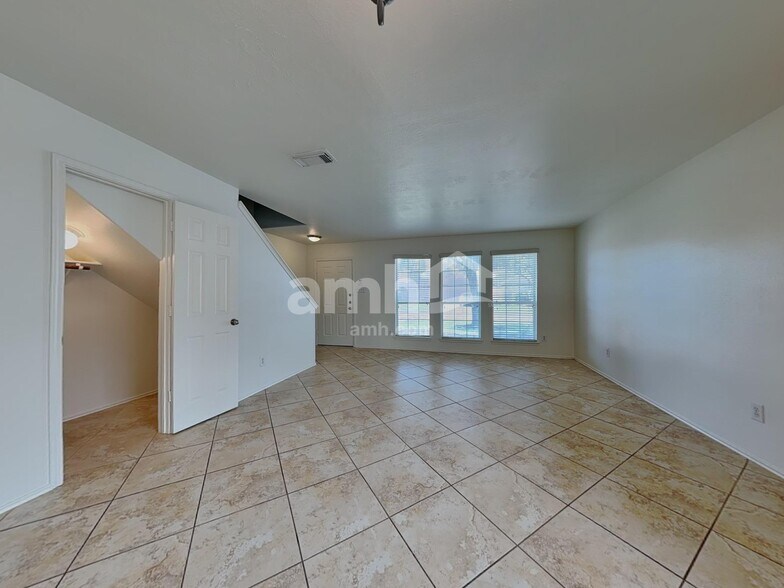 Building Photo - 10434 Hamlet Vale Ct