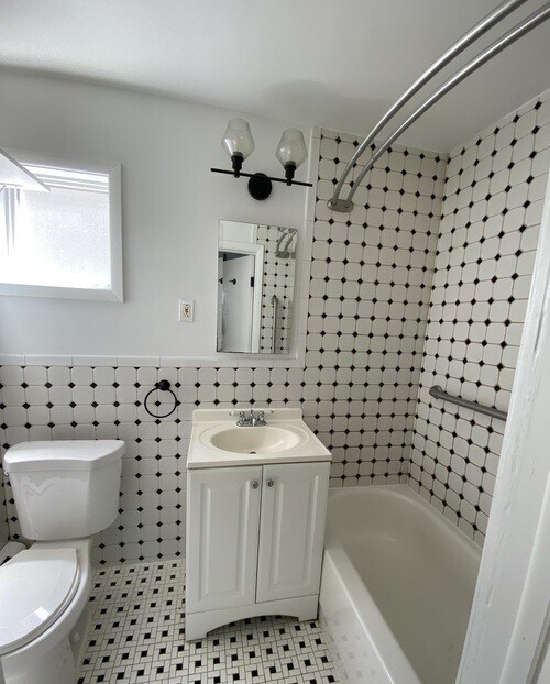 Building Photo - 10 Tollgate Ct