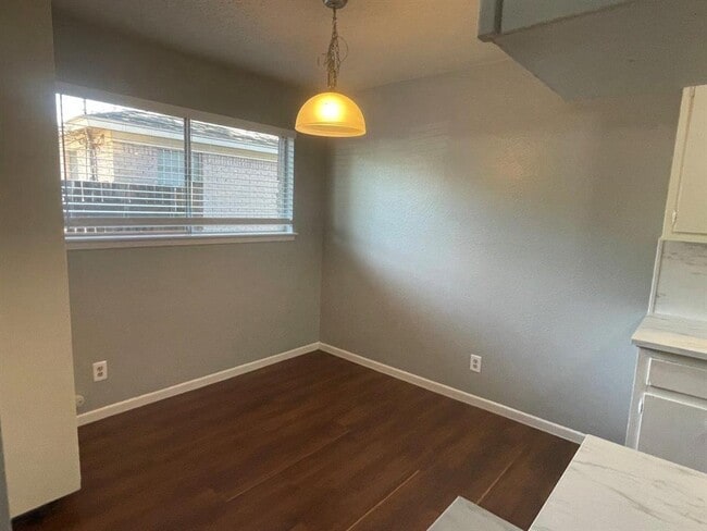 Building Photo - 309 E Grady Dr