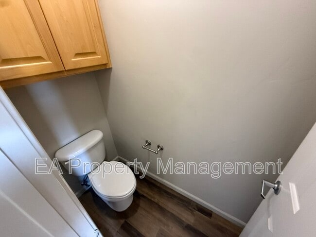 Building Photo - 927 Tieran Ct NE