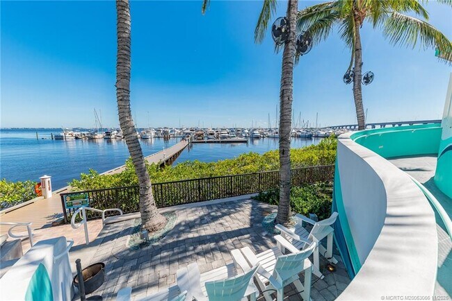 Building Photo - 715 NW Flagler Ave