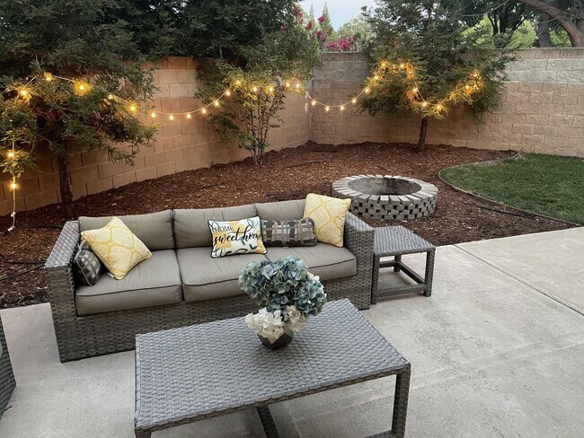 Building Photo - Gorgeous Private large lot in Rocklin!