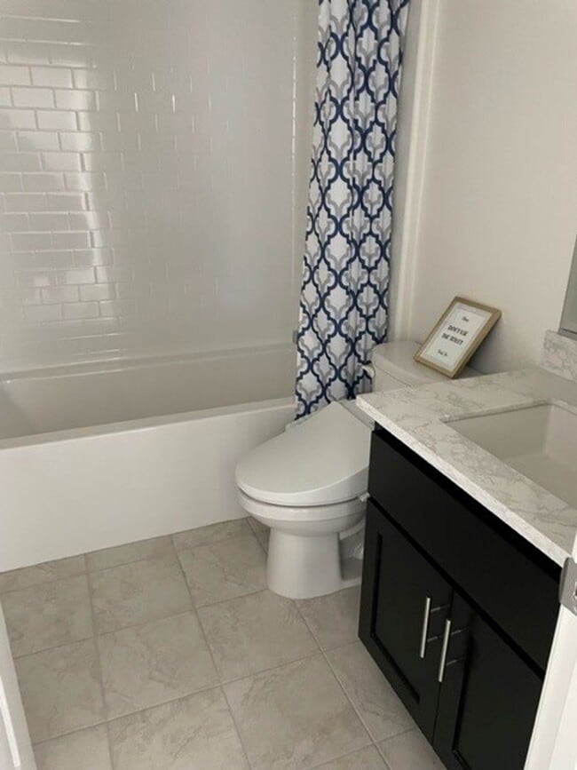Building Photo - Beautiful 3 Bedroom, 2 Bath, in River Island Community